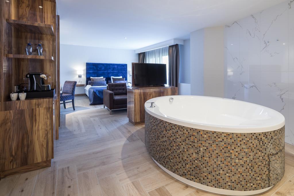 Van Der Valk Hotel Wieringermeer Wieringerwerf Exteriör bild